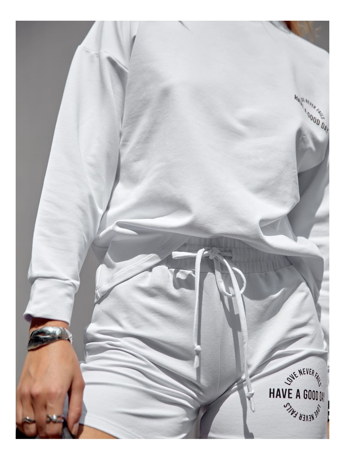 Set sport dama, hanorac, pantaloni scurti, alb FI757 - Magazin online - Boutique